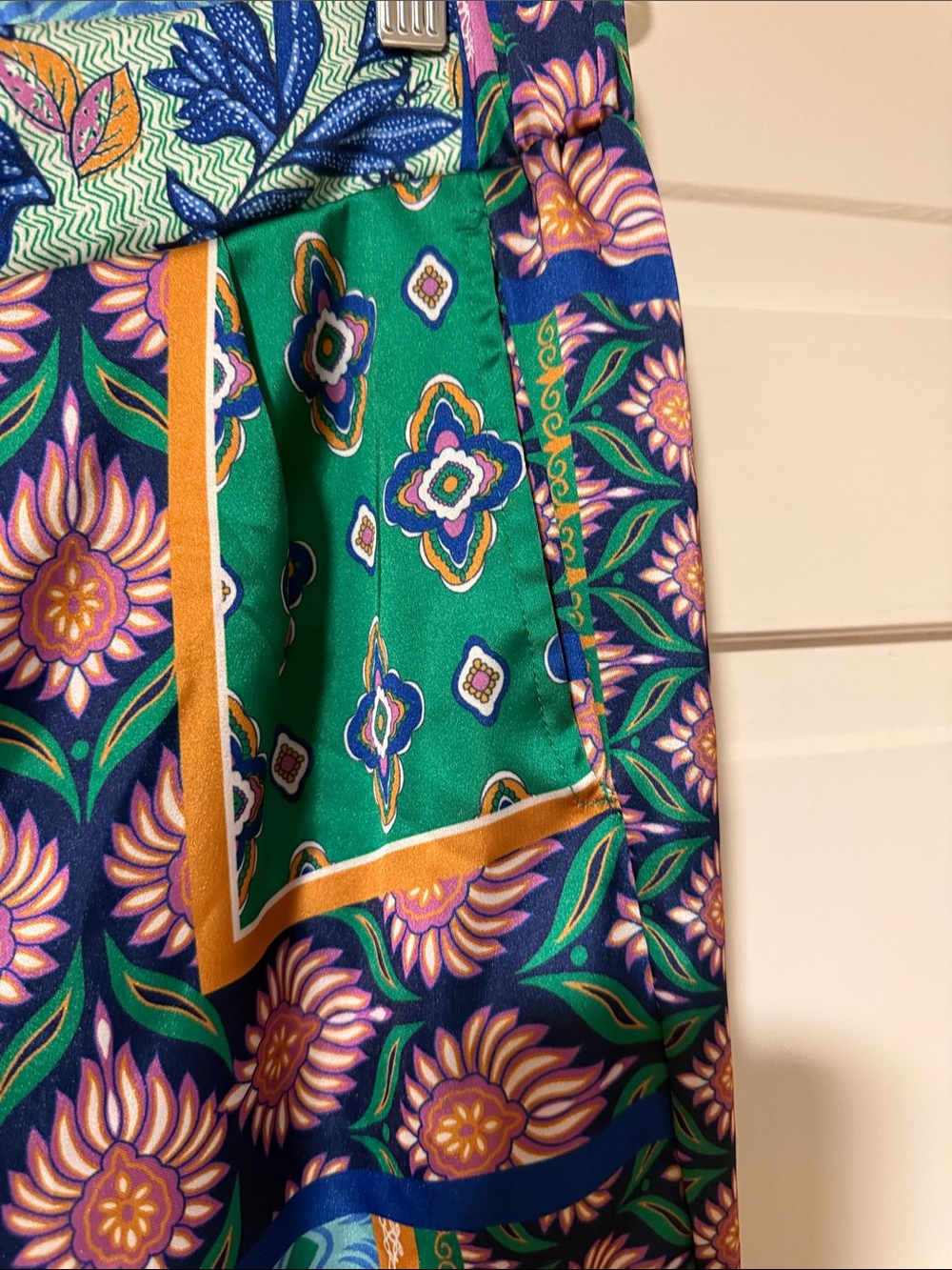 Rachel Zoe Multicolor Patchwork Wide Leg Boho Satin like Pants with Mixed Print - Picture 5 of 12